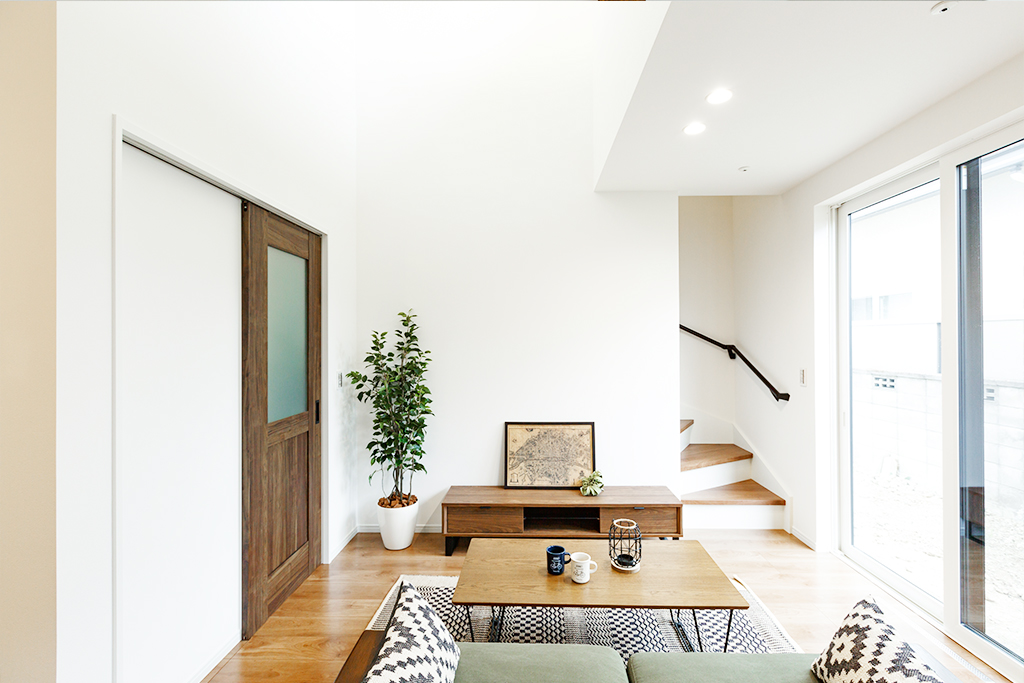 松本市惣社
あなたのおしゃれ心を刺激する
陽光降り注ぐ山雅の家ギャラリー