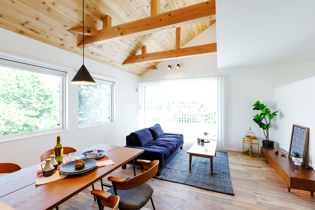 松本市島内
2 階リビングで始まる新しい生活
風景と共に暮らす家ギャラリー