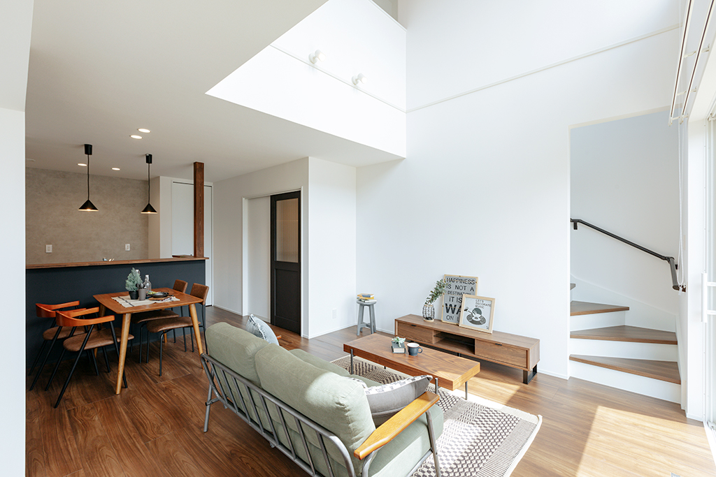 松本市 笹賀
大人のセンスで彩る
落ち着きある家ギャラリー