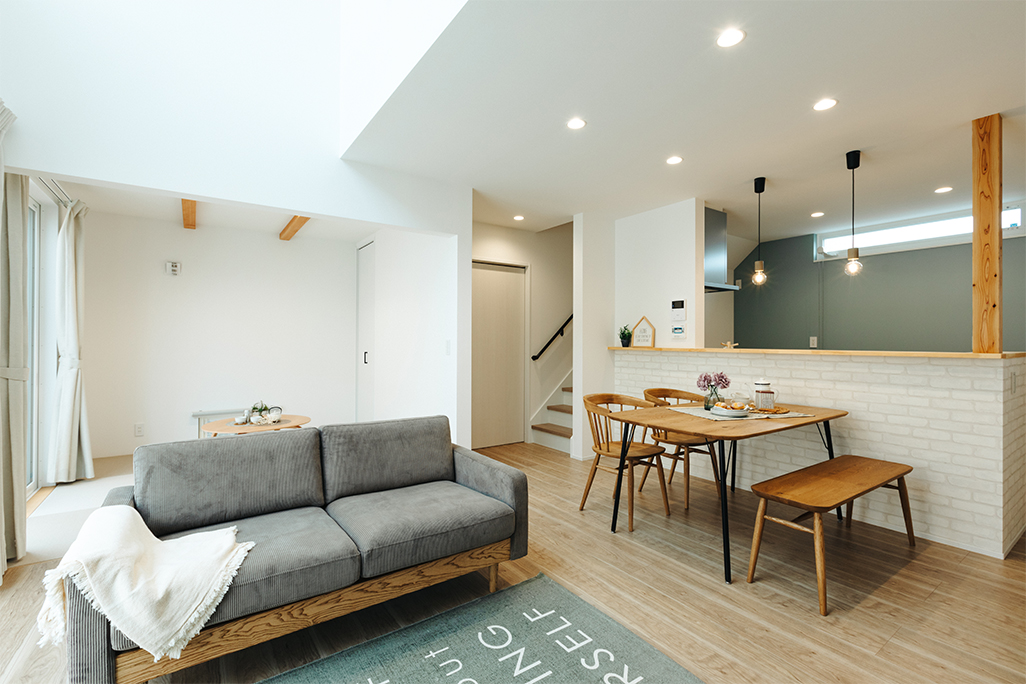 安曇野市 三郷明盛
家族みんなが心地よい
シックでナチュラルな家ギャラリー