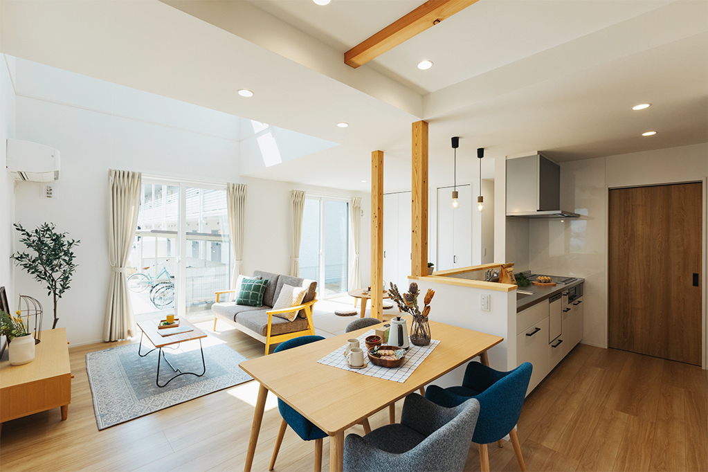 松本市 並柳南棟
大人のセンスで彩る
落ち着きある家ギャラリー